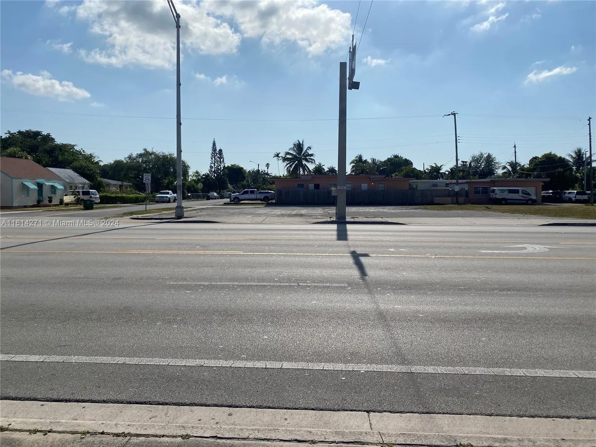 South Florida Real Estate | View 1409 S Federal Hwy | Listing