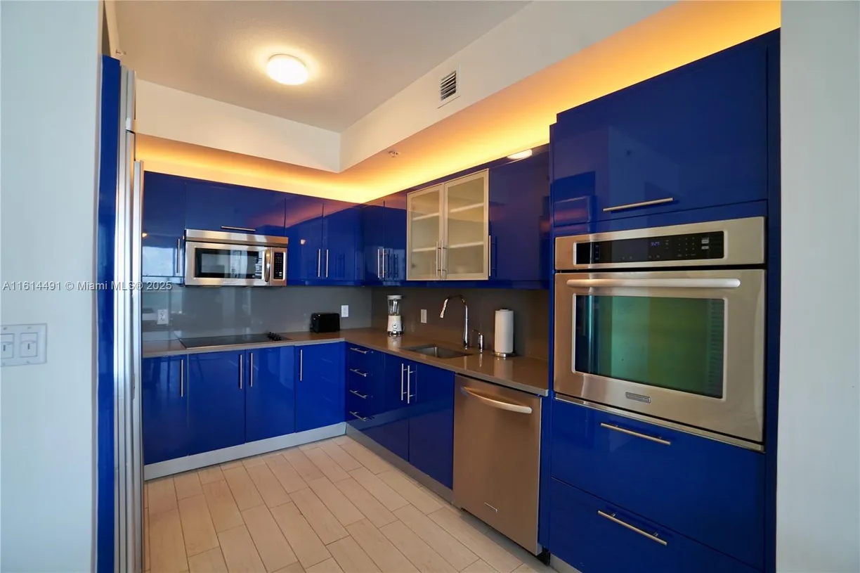 South Florida Real Estate | View 3101 Bayshore Dr, 2202 | Listing