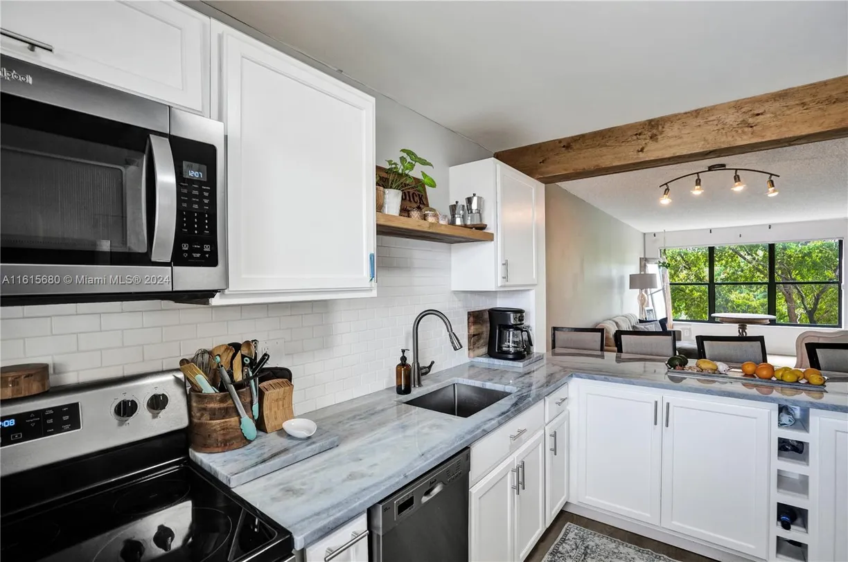 South Florida Real Estate | View 2304 S Cypress Bend Dr, 514 | 1 Bed, 1 Bath