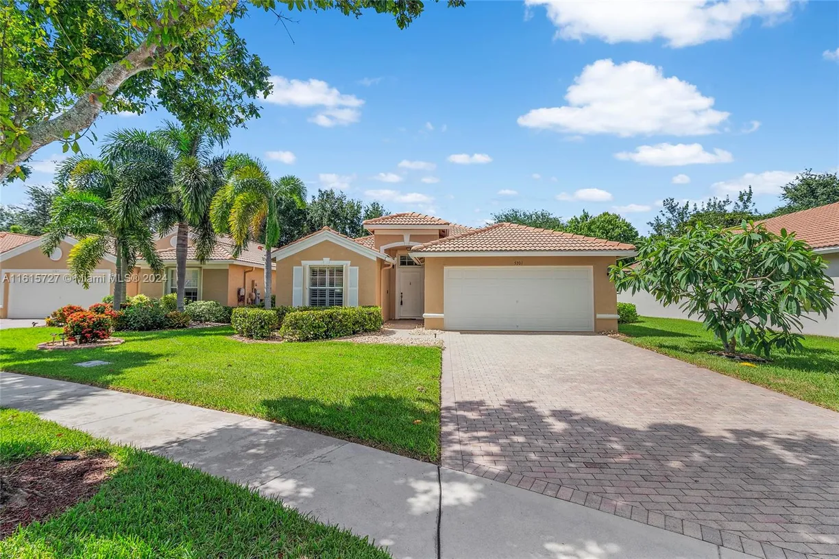 South Florida Real Estate | View 5301 Toscana Trl | 3 Beds, 2 Baths