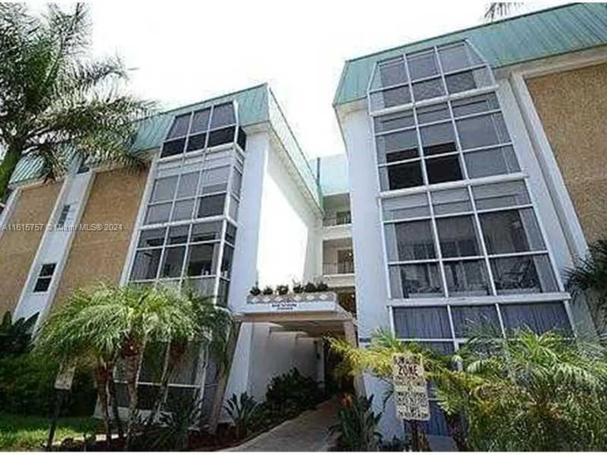 South Florida Real Estate | View 2990 NE 16th Ave, 208 | 2 Beds, 2 Baths
