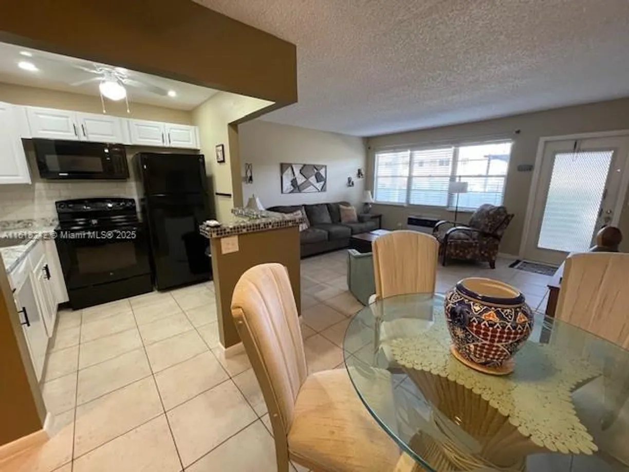 South Florida Real Estate | View 88 Tilford  E, 88 | 1 Bed, 1 Bath