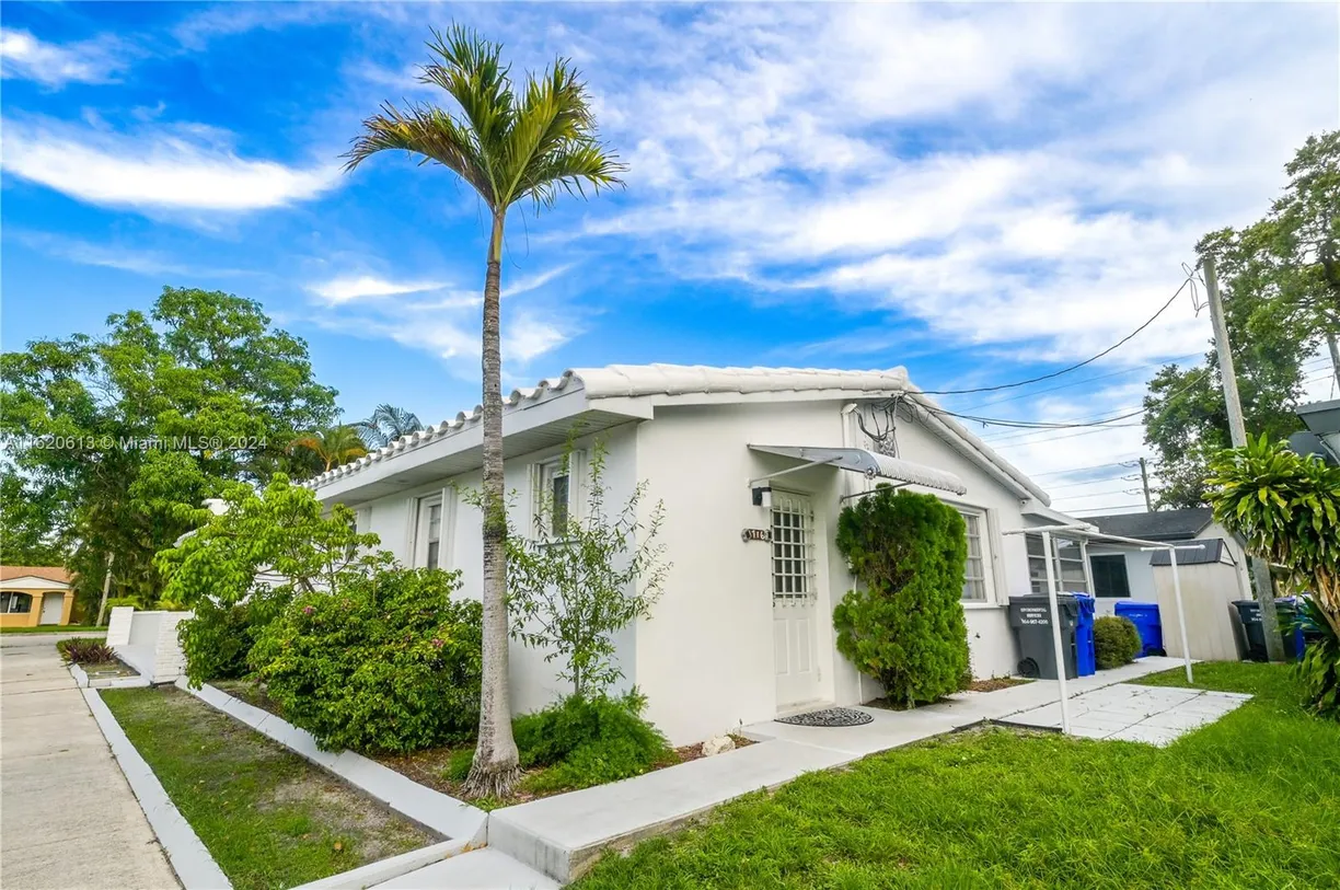 South Florida Real Estate | View 1716 N 16th Ct | Listing