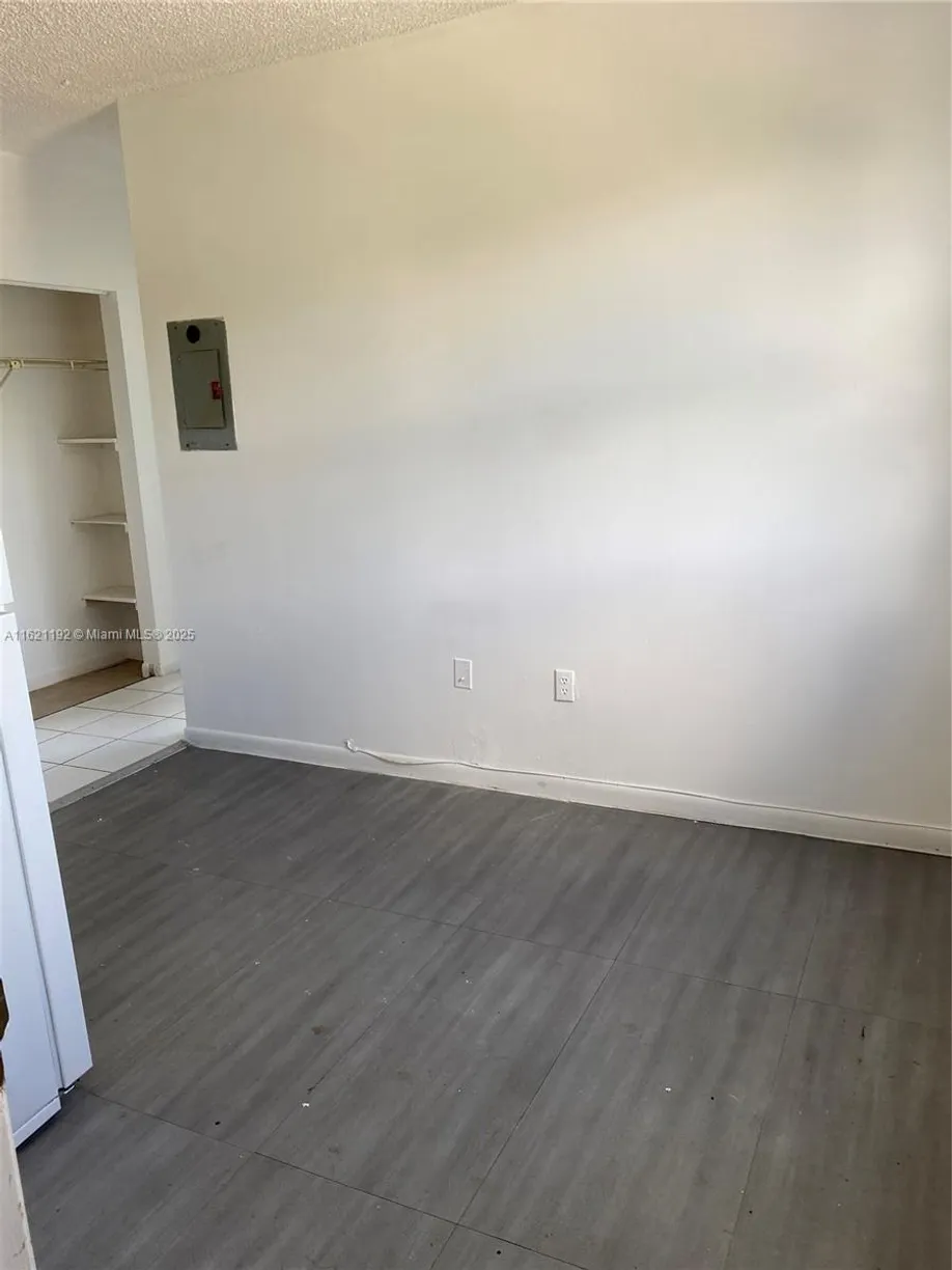South Florida Real Estate | View 1003 SW 15th Ave, 6 | Listing