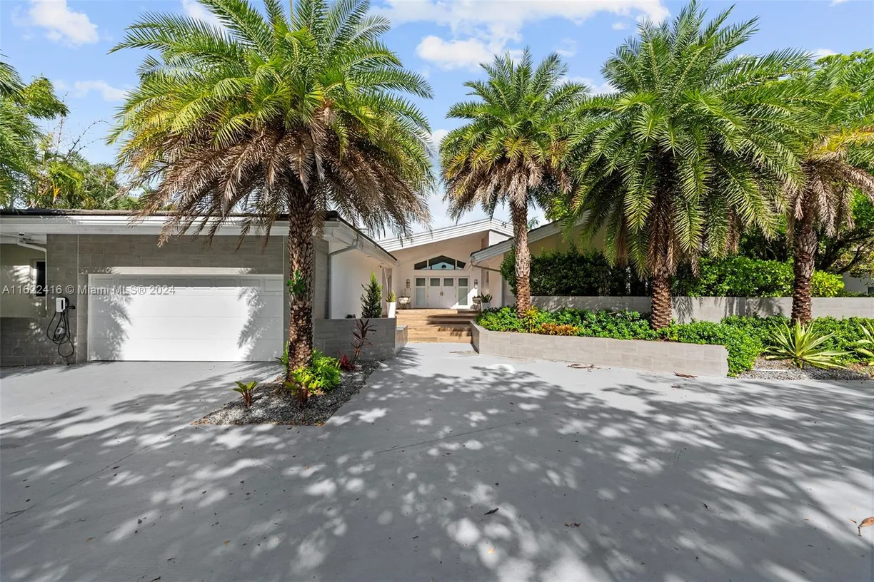 South Florida Real Estate | View 194 Golden Beach Dr | Listing