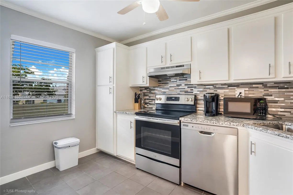 South Florida Real Estate | View 860 SE 6th Ave, 209 | Listing