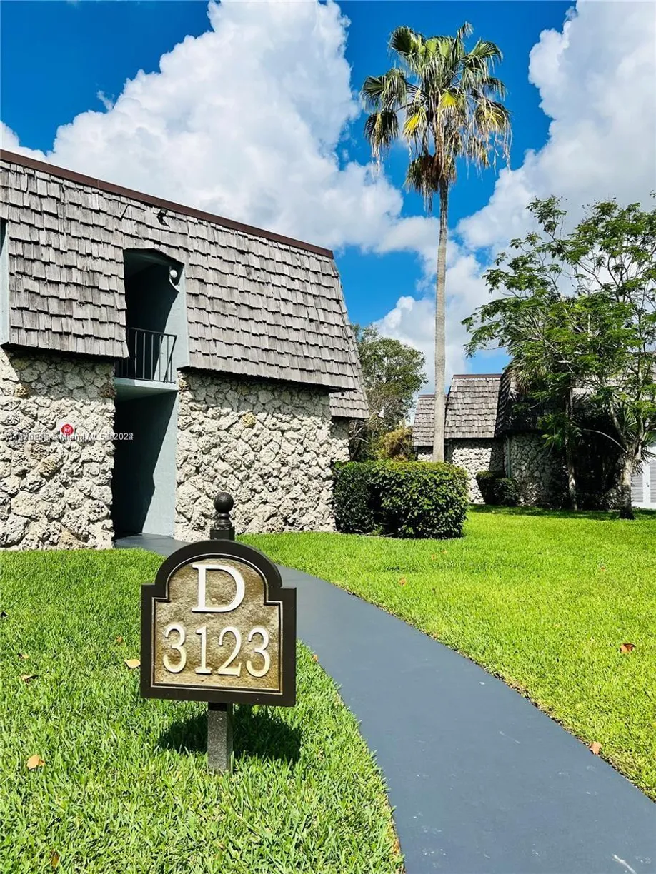 South Florida Real Estate | View 3123 Oakland Shores Dr, D203 | Listing