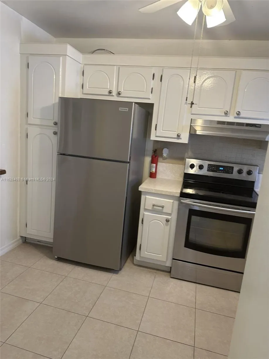 South Florida Real Estate | View 411 S Hollybrook Dr, 308 | Listing