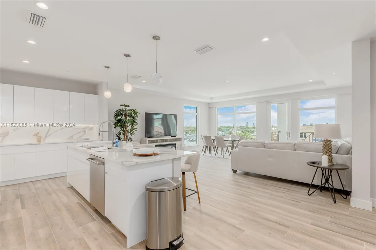 South Florida Real Estate | View 41 SW Seminole St, 409 | 2 Beds, 2 Baths