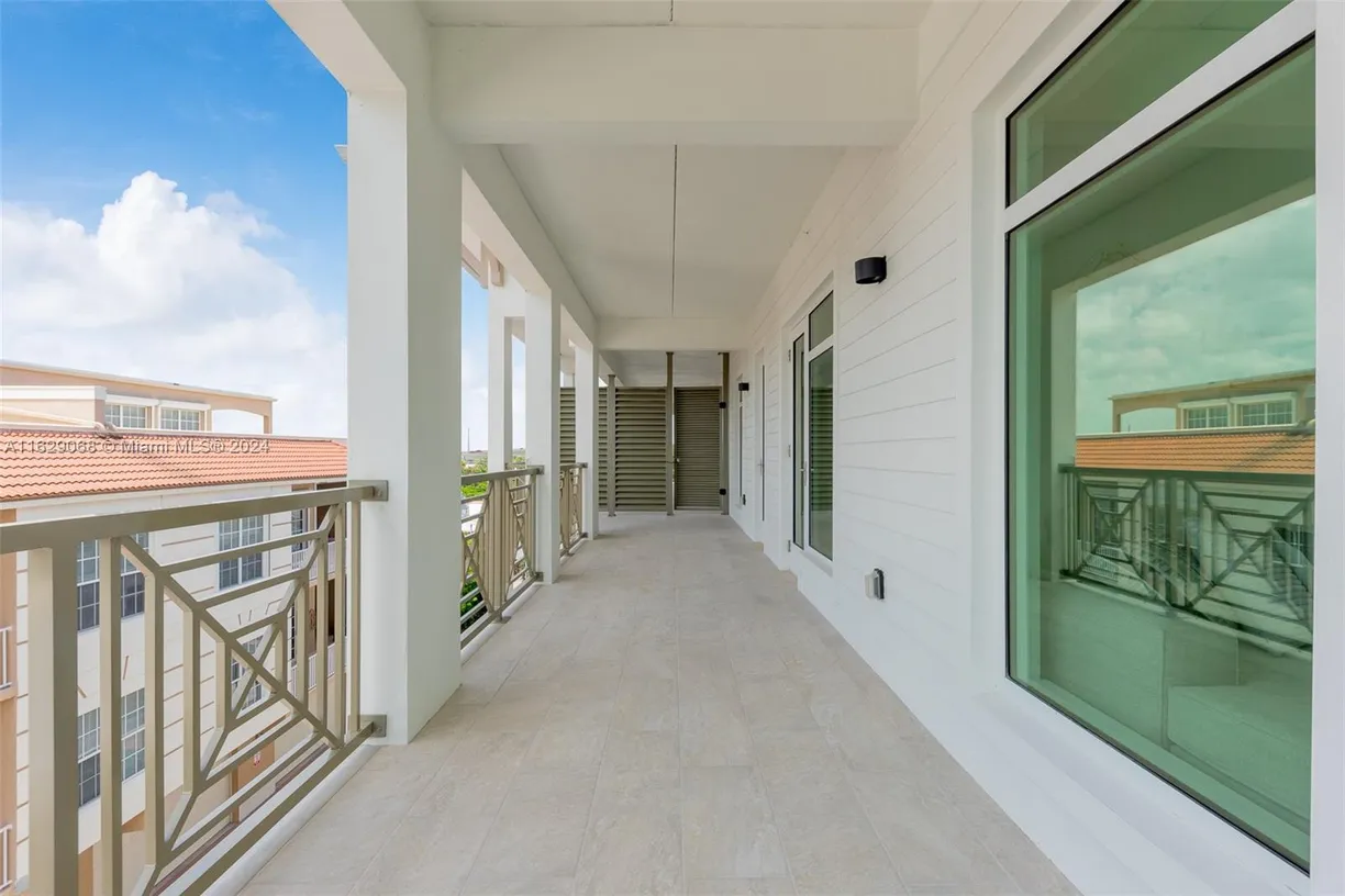 South Florida Real Estate | View 41 SW Seminole St, 409 | Listing