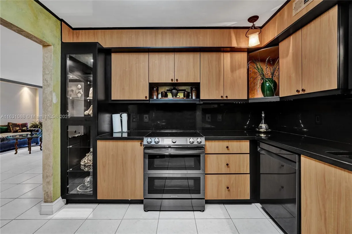 South Florida Real Estate | View 2802 N 46th Ave, B425 | Listing