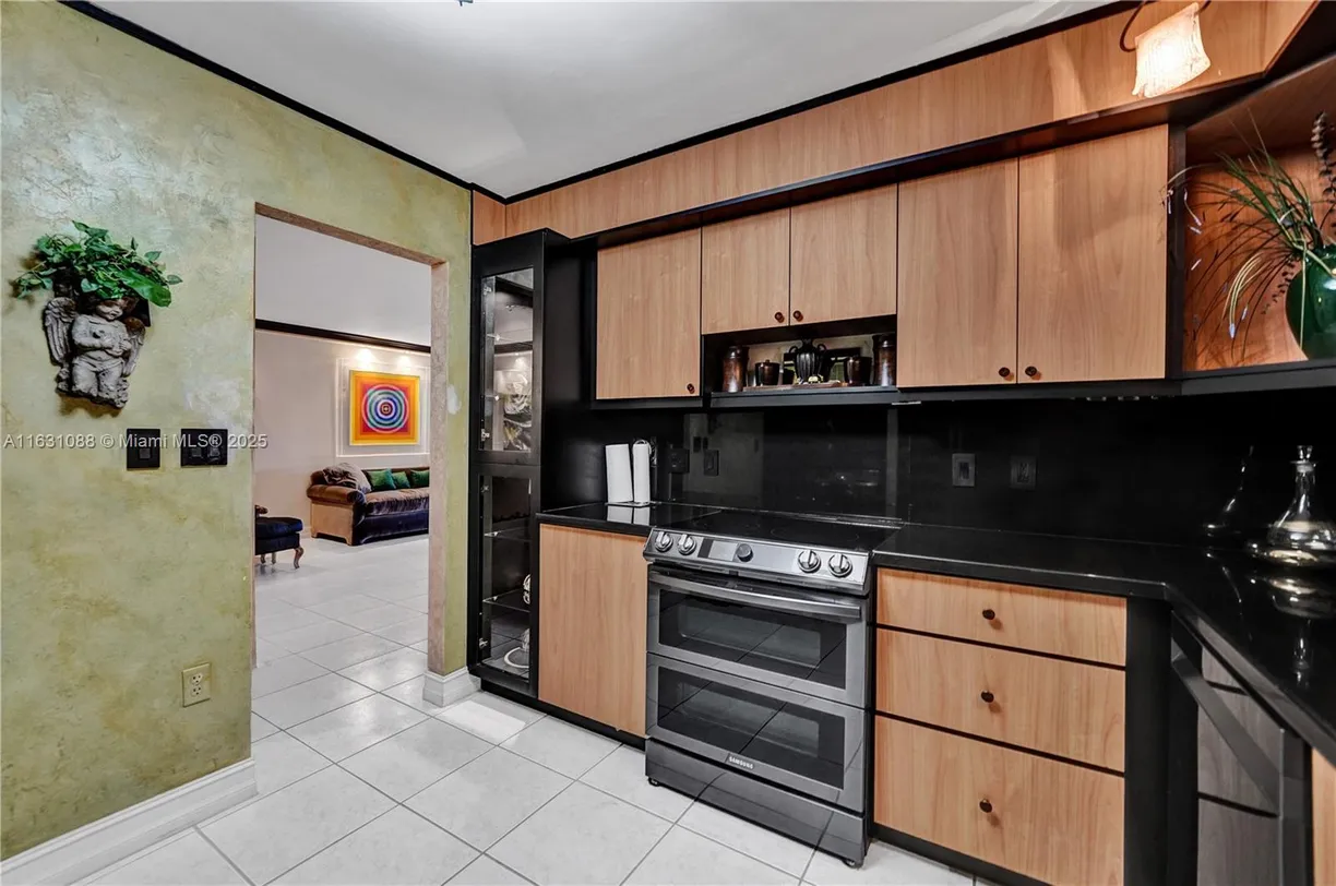 South Florida Real Estate | View 2802 N 46th Ave, B425 | Listing