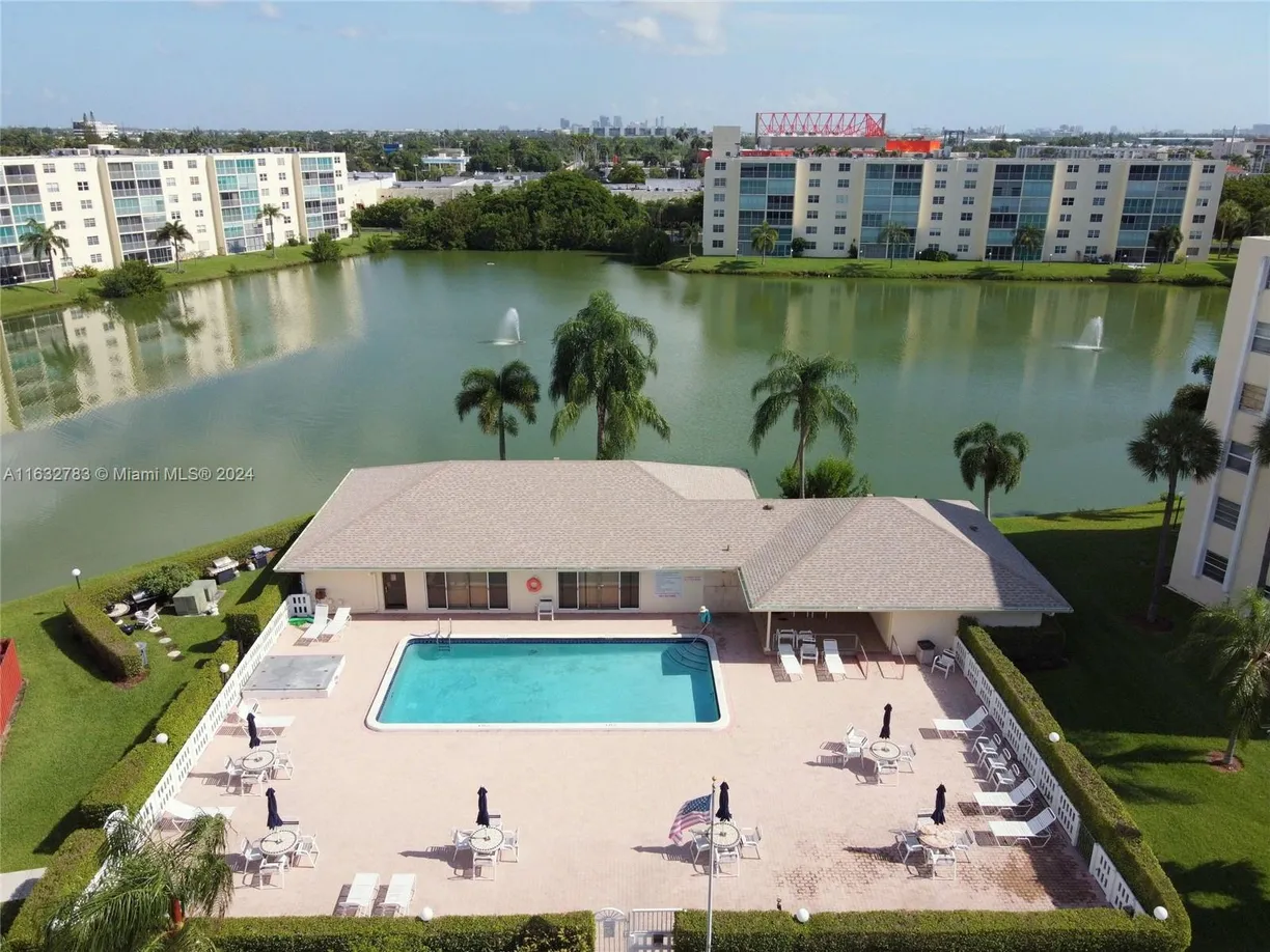 South Florida Real Estate | View 131 SE 3rd Ave, 506 | 2 Beds, 2 Baths
