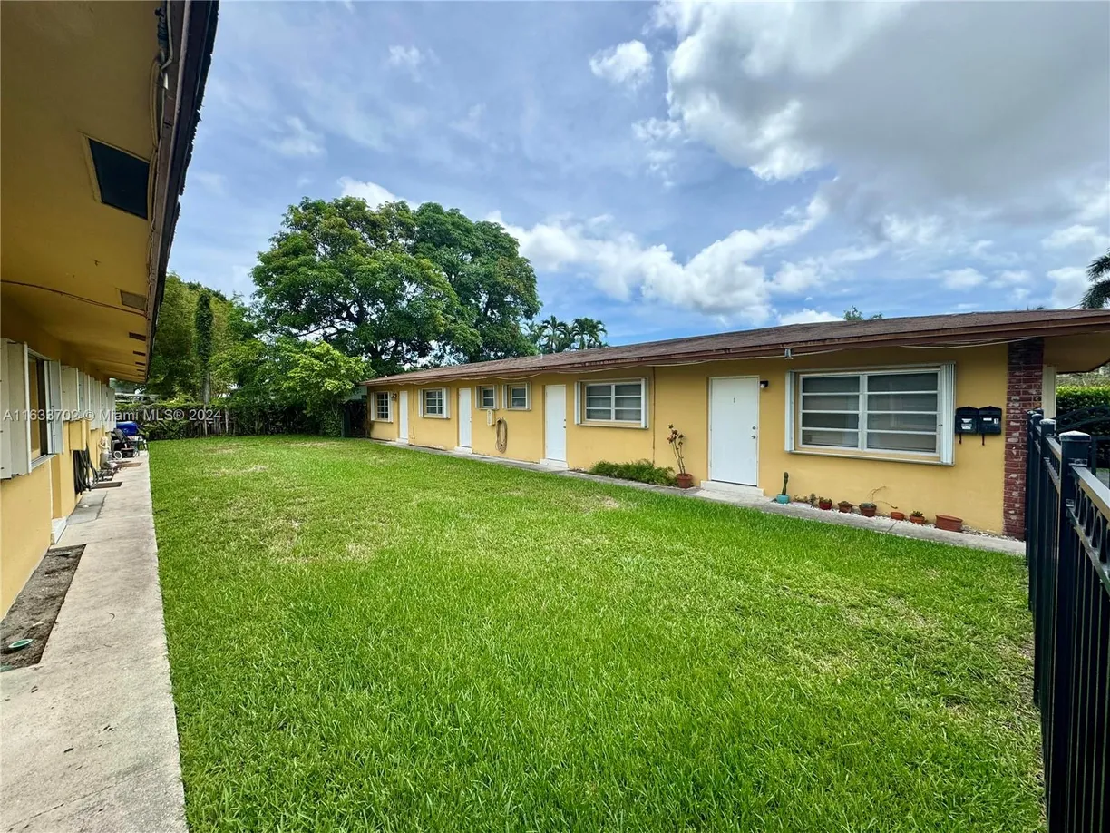 South Florida Real Estate | View 1723 SW 21st St | Listing