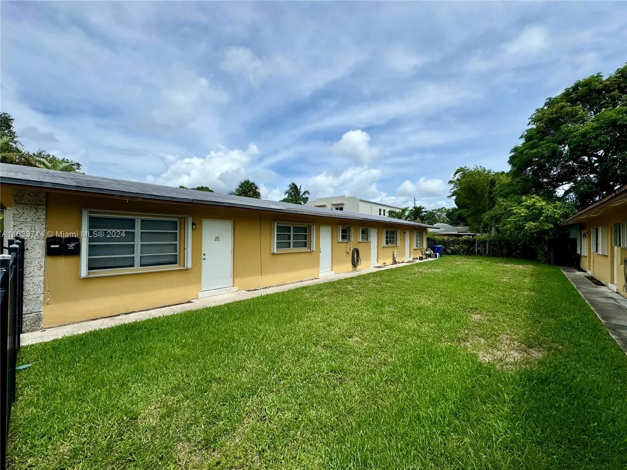 South Florida Real Estate | View 1727 SW 21st St | Listing