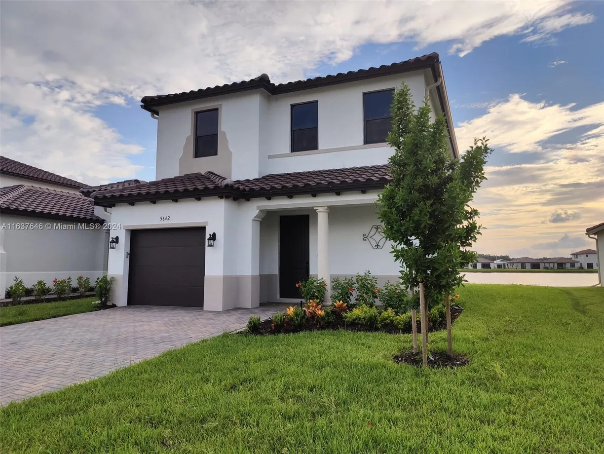 South Florida Real Estate | View 5642 Carrara Drive | 3 Beds, 2 Baths