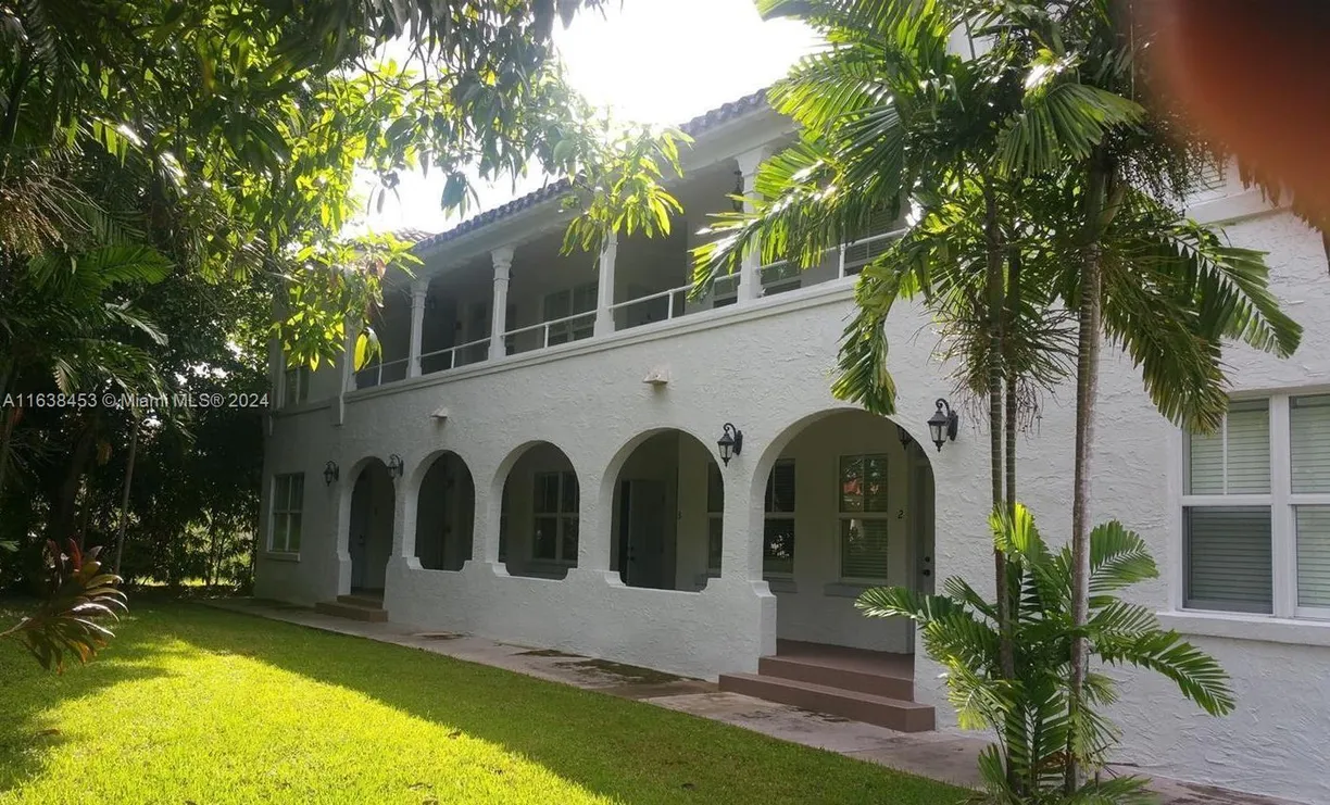 South Florida Real Estate | View 119 Cibao Ct, 5 | 1 Bed, 1 Bath