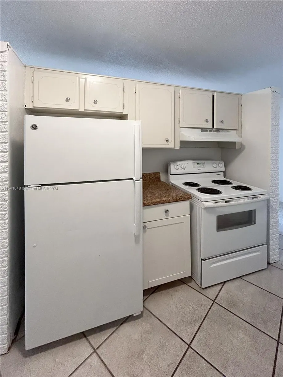 South Florida Real Estate | View 3049 NW 9th Ave, 2 | 1 Bed, 1 Bath
