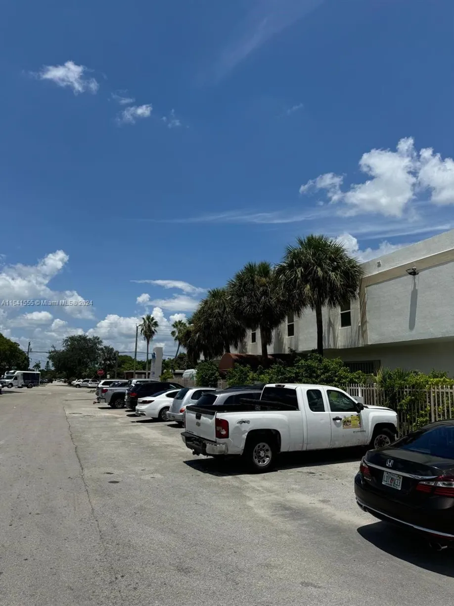 South Florida Real Estate | View 4201 Palm Ave | Listing