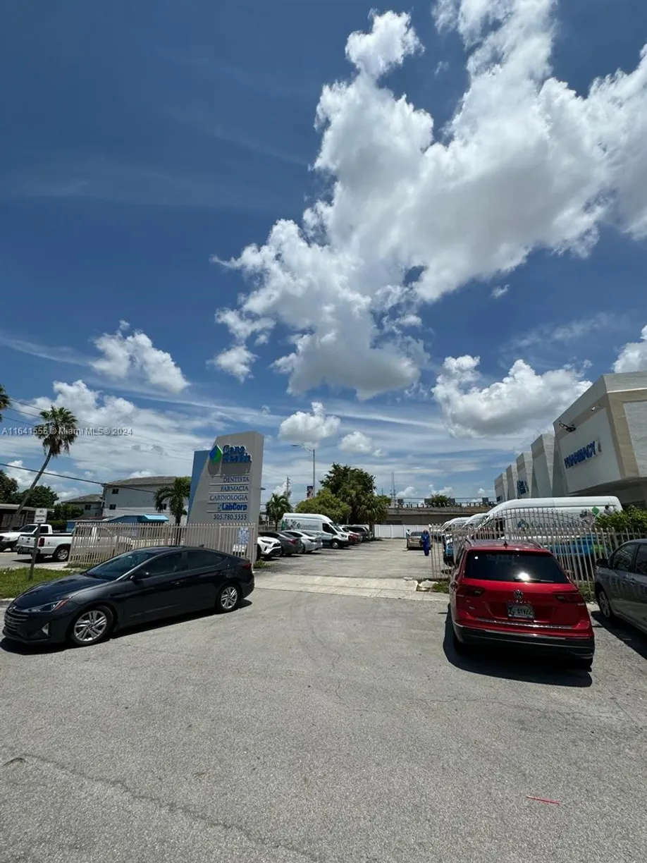 South Florida Real Estate | View 4201 Palm Ave | Listing