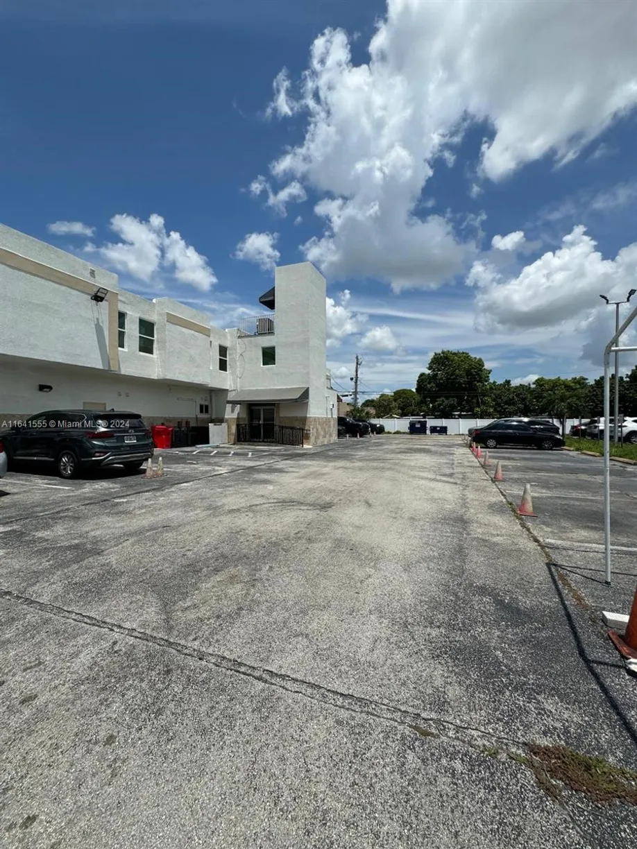 South Florida Real Estate | View 4201 Palm Ave