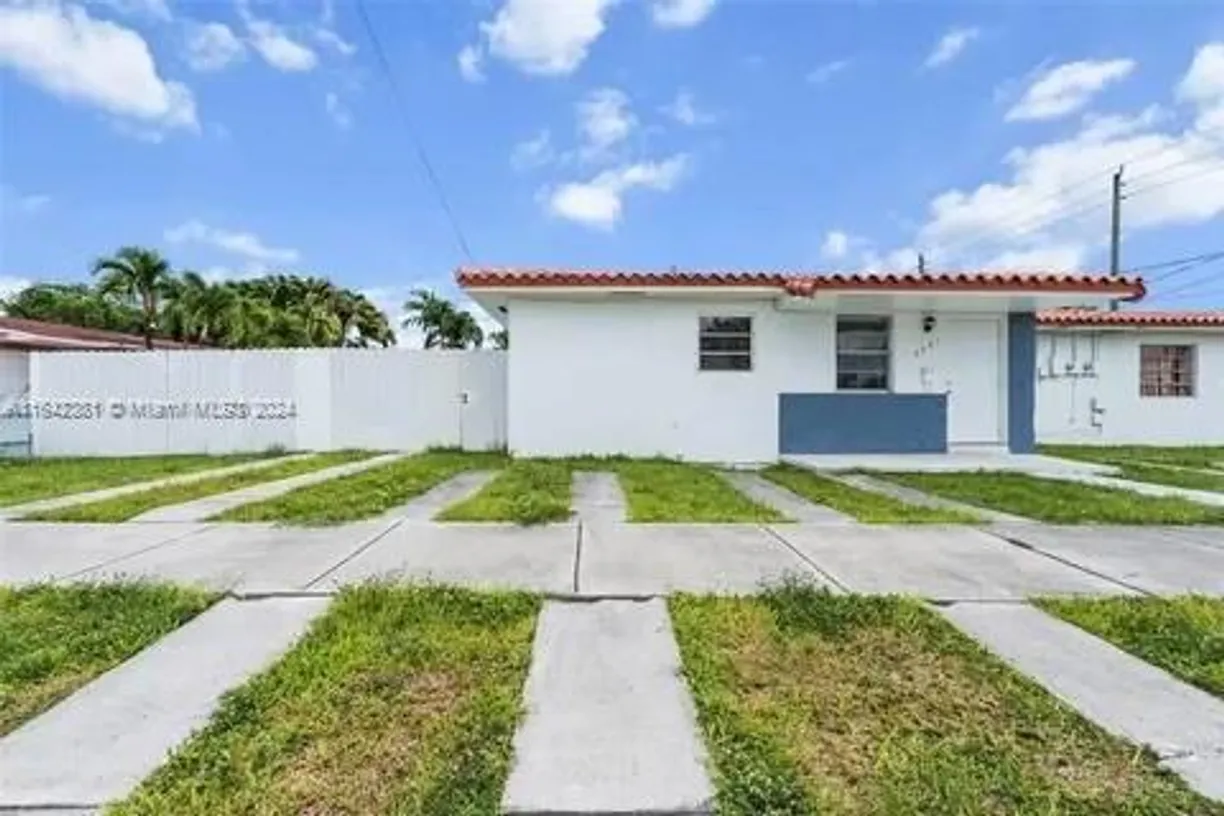 South Florida Real Estate | View 3391 SW 90 Ave, 3391 | 3 Beds, 2 Baths