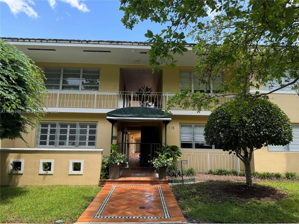 South Florida Real Estate | View 115 Calabria Ave, 12 | 1 Bed, 1 Bath