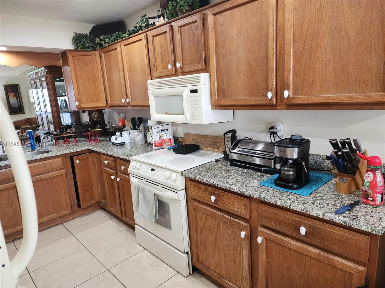 South Florida Real Estate | View 393 SW 35th St, 393 | Listing