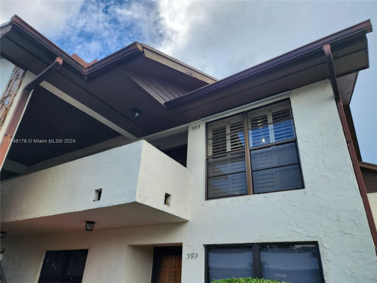 South Florida Real Estate | View 393 SW 35th St, 393 | Listing