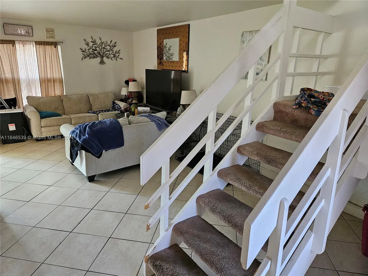 South Florida Real Estate | View 517 SW 1st Ct, 517 | Listing