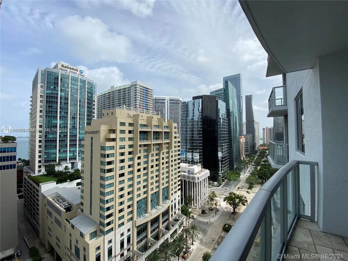 South Florida Real Estate | View 1060 Brickell Ave, 1905 | 1 Bed, 1 Bath