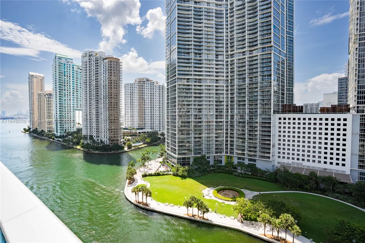 South Florida Real Estate | View 200 Biscayne Boulevard Way, 1407 | Listing