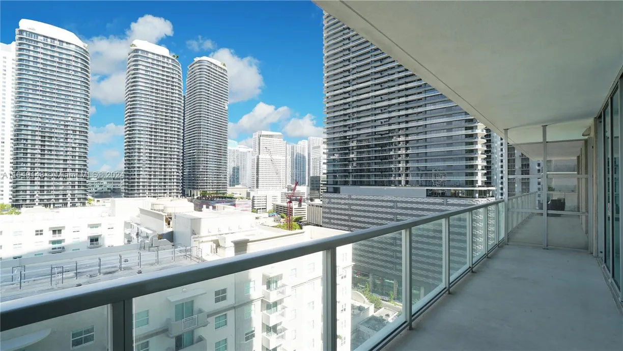 South Florida Real Estate | View 1111 SW 1st Ave, 2021-N | 1 Bed, 1 Bath