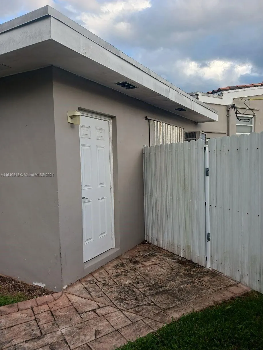 South Florida Real Estate | View 8010 SW 19th St, ADU | 1 Bed, 1 Bath