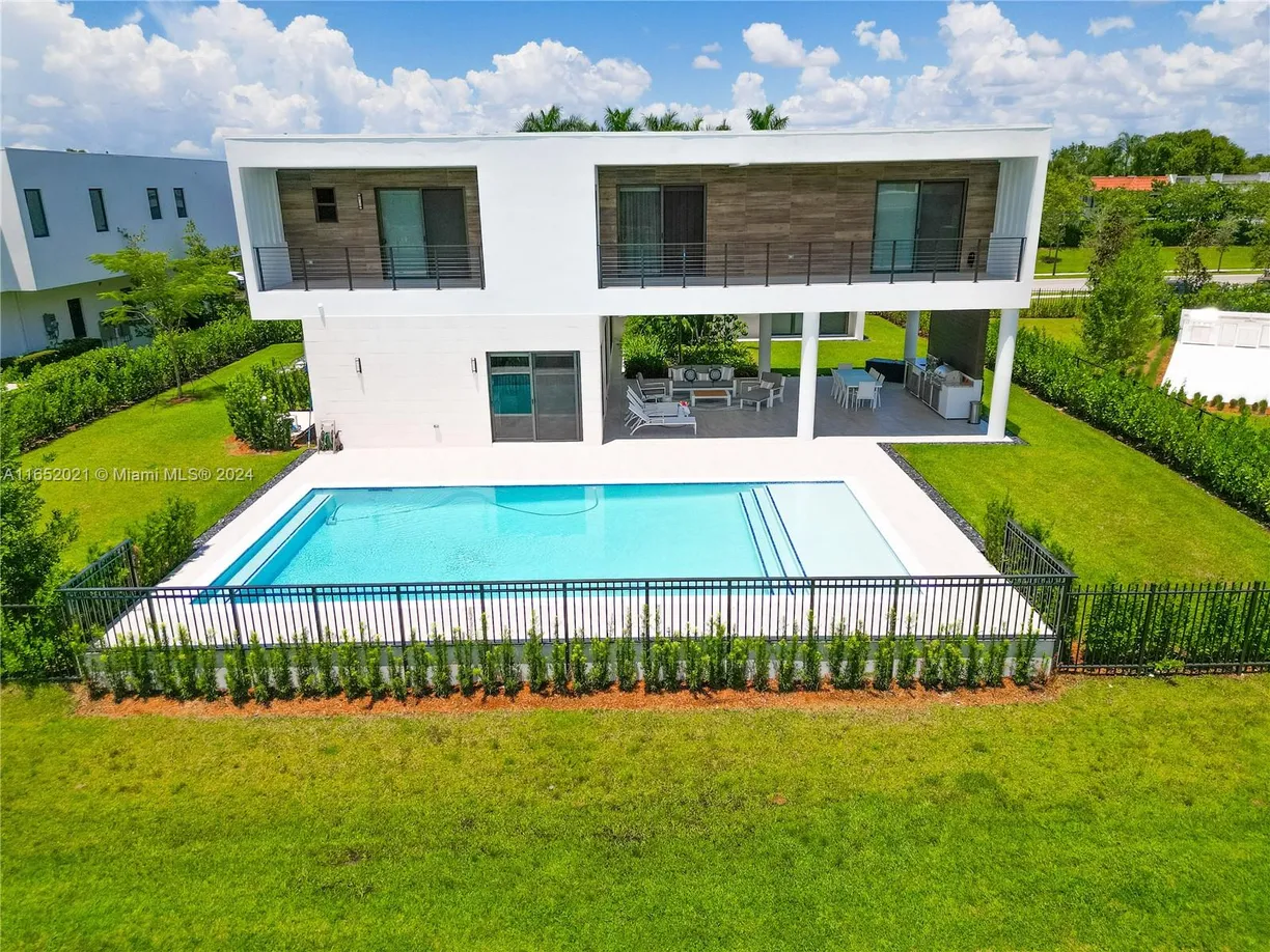 South Florida Real Estate | View  | 6 Beds, 6 Baths