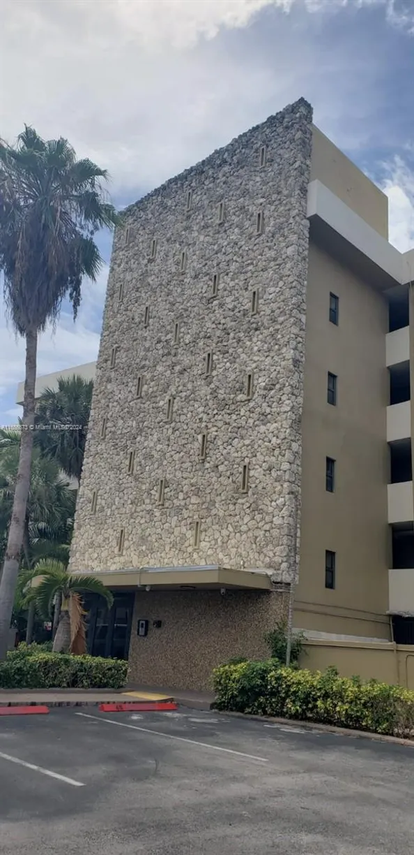 South Florida Real Estate | View 301 Golden Isles Dr, 504 | 1 Bed, 1 Bath