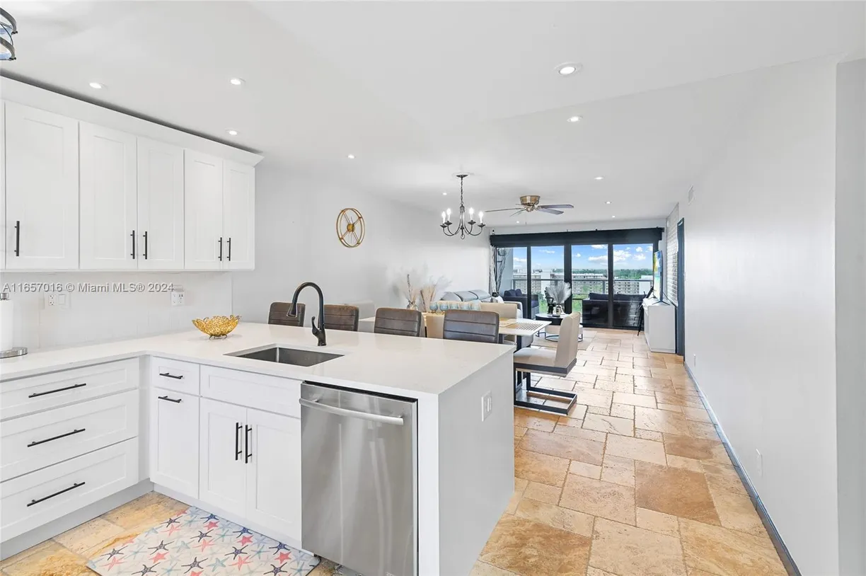 South Florida Real Estate | View 1401 N Riverside Dr, 1406 | 2 Beds, 2 Baths