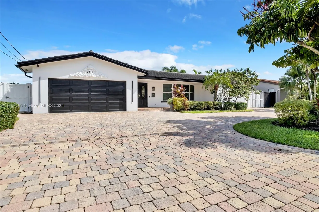 South Florida Real Estate | View 5220 NE 26th Ave | Listing