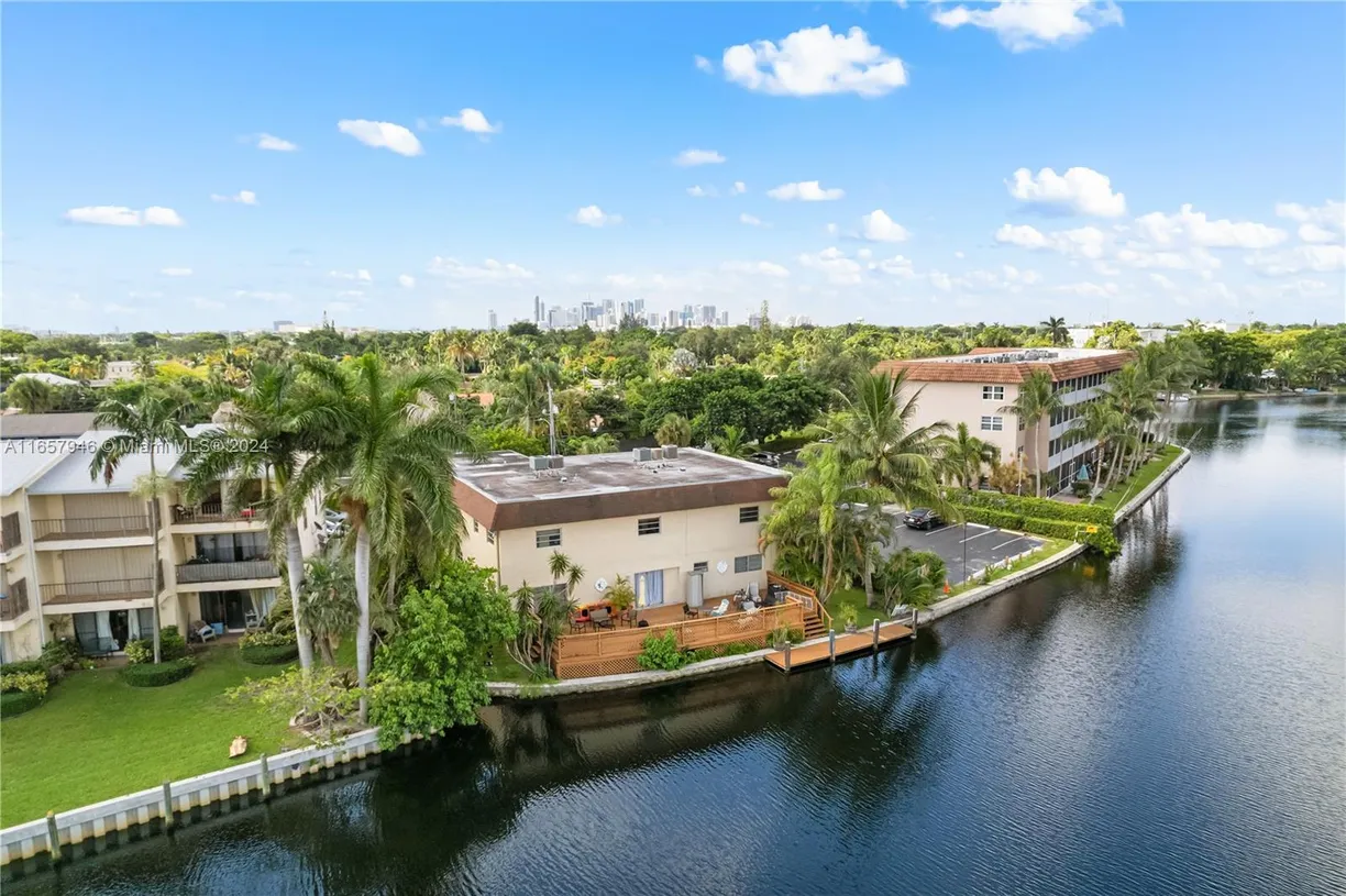 South Florida Real Estate | View 821 NE 18th Ct, 1-5