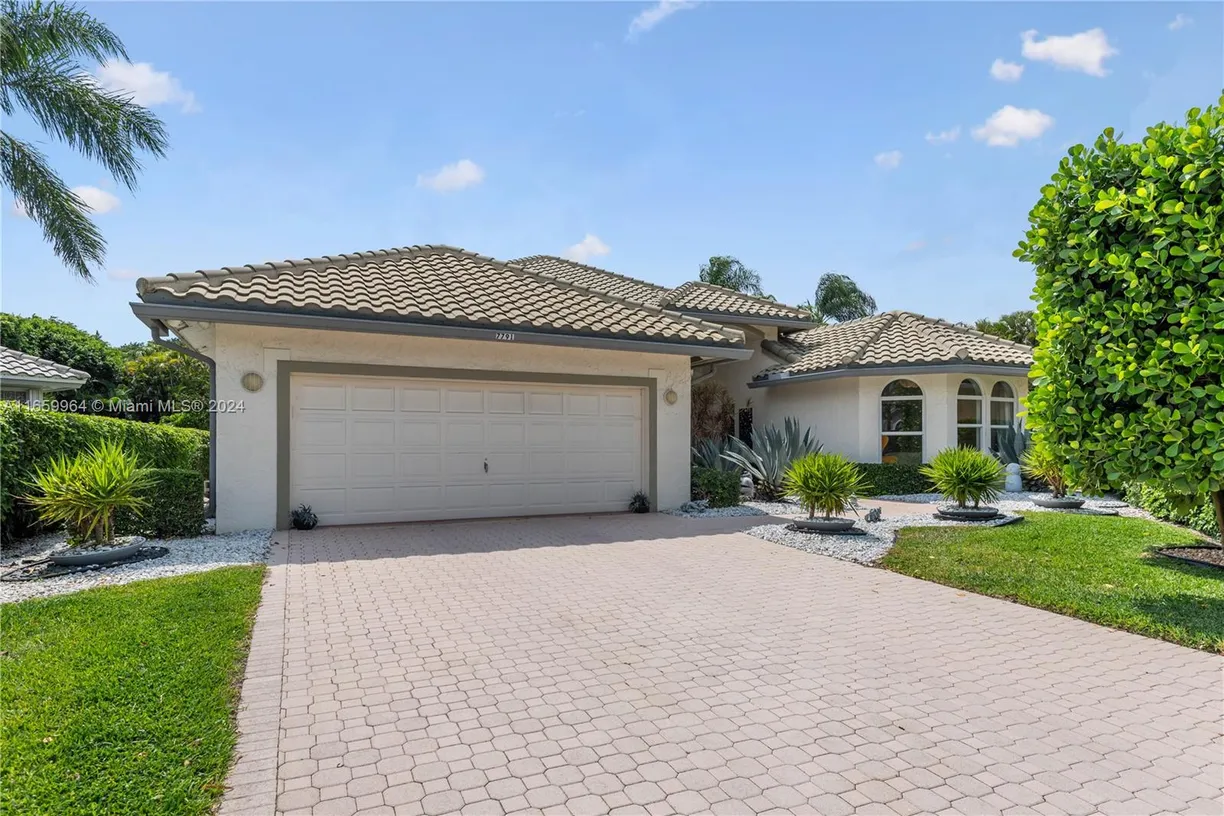 South Florida Real Estate | View 7791 La Corniche Cir | 3 Beds, 2 Baths