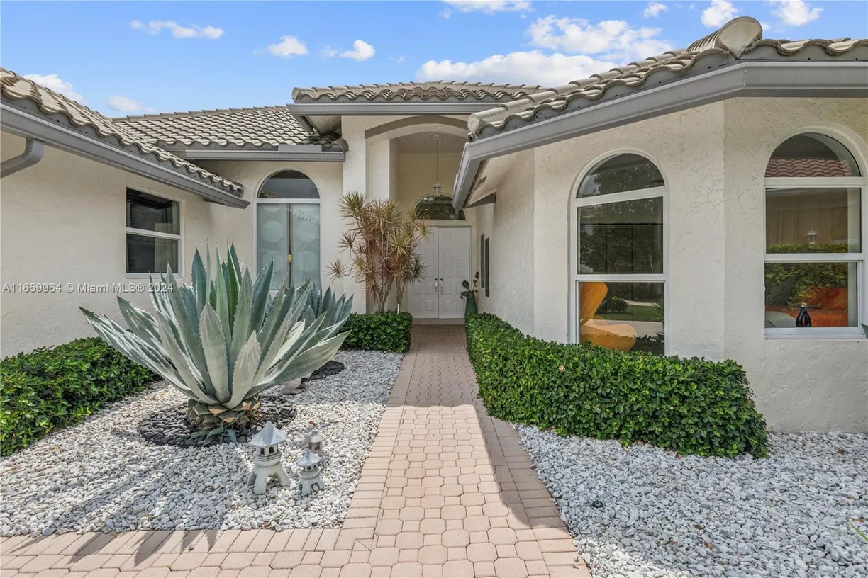 South Florida Real Estate | View 7791 La Corniche Cir | Listing