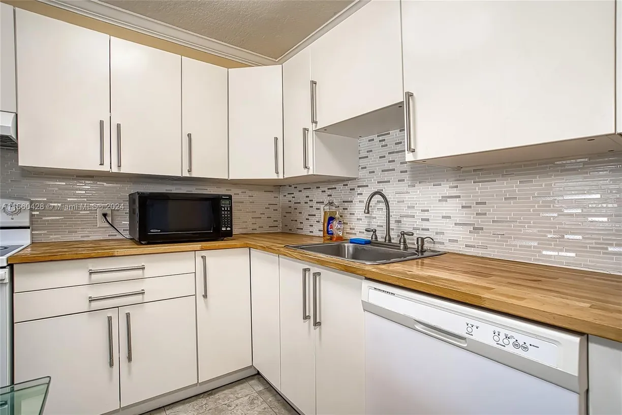 South Florida Real Estate | View 173 Ellesmere C, 173 | Listing