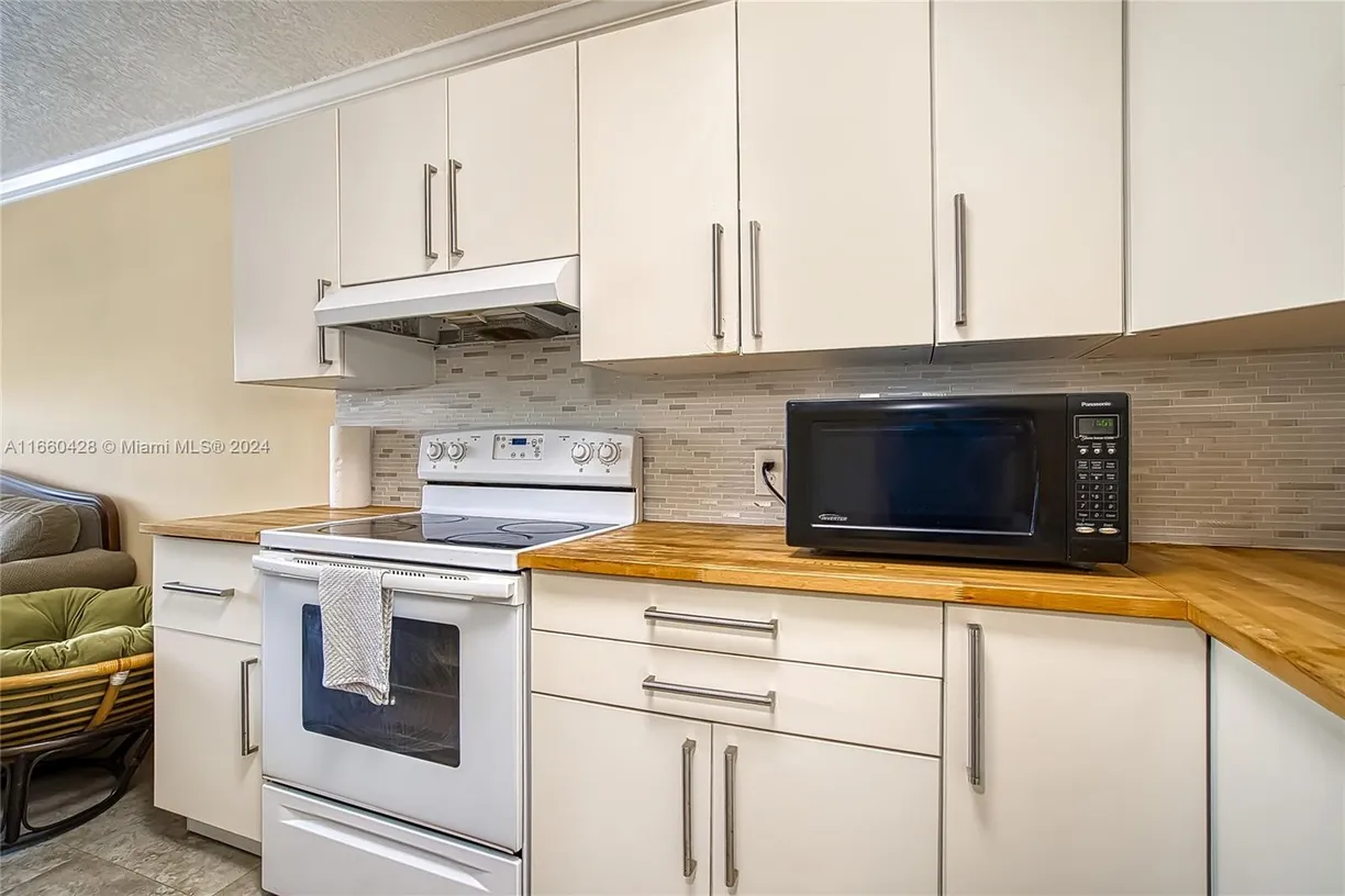 South Florida Real Estate | View 173 Ellesmere C, 173 | Listing