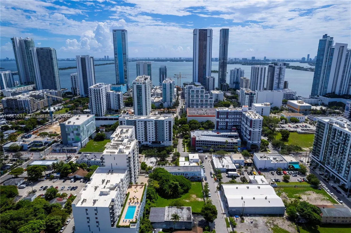 South Florida Real Estate | View 161 NE 24th St