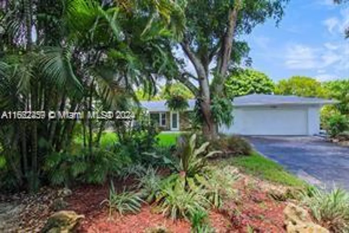 South Florida Real Estate | View 5785 SW 160th Ave | 3 Beds, 2 Baths