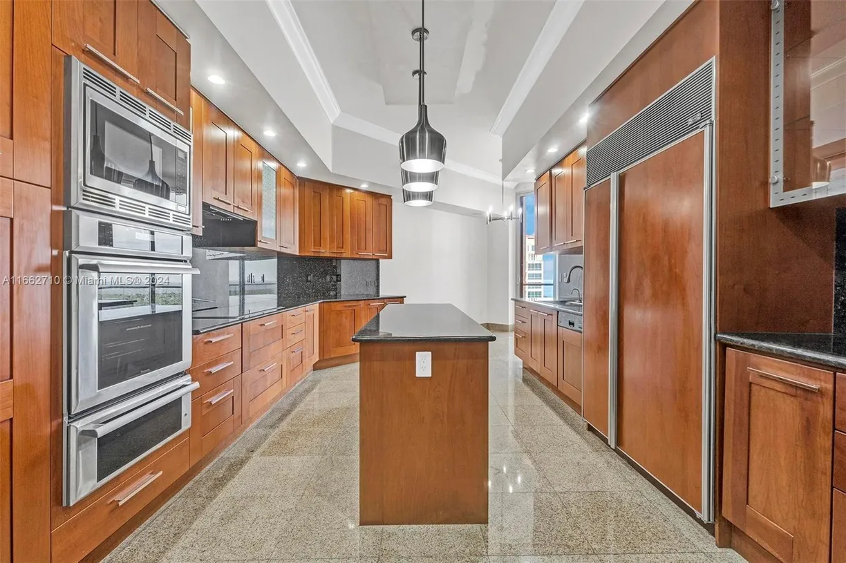 South Florida Real Estate | View 60 Edgewater Dr, PH2D | Listing
