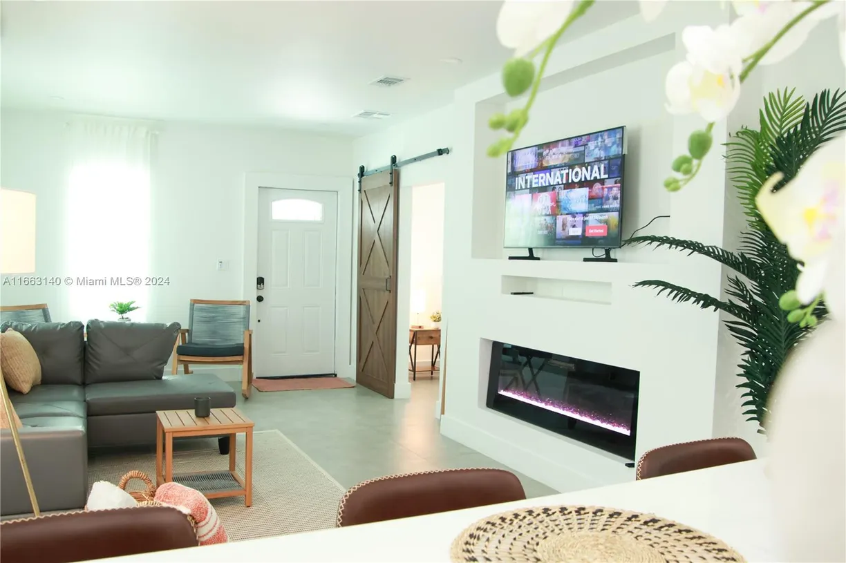 South Florida Real Estate | View 920 SW 4th Ave | Listing