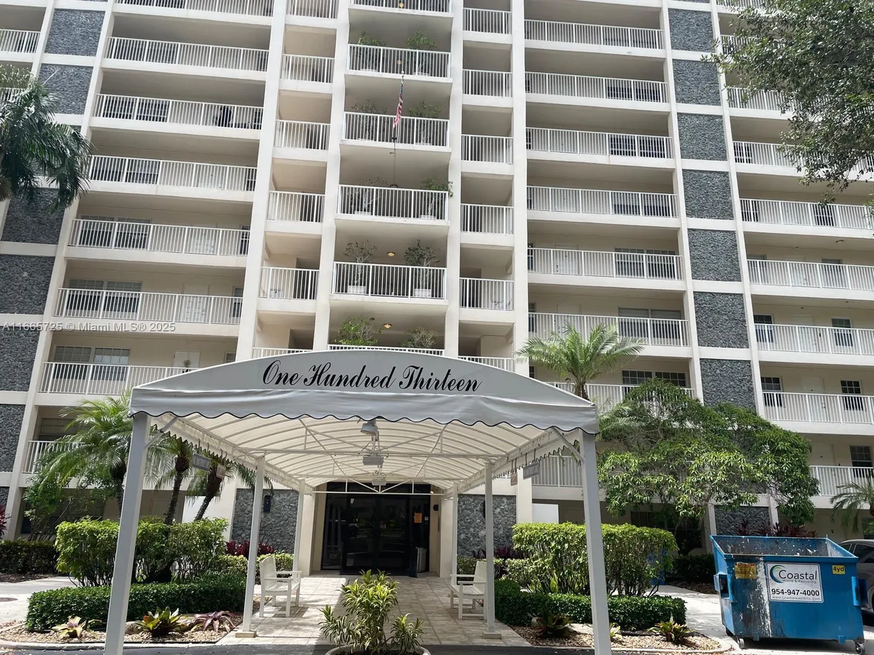 South Florida Real Estate | View 3520 Oaks Way, 208 | 3 Beds, 2 Baths