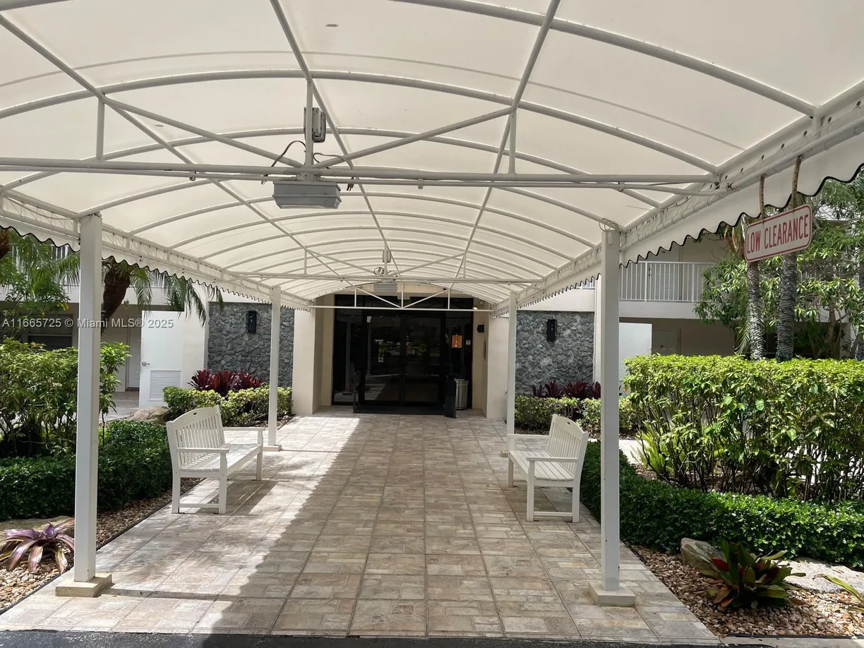 South Florida Real Estate | View 3520 Oaks Way, 208 | Listing