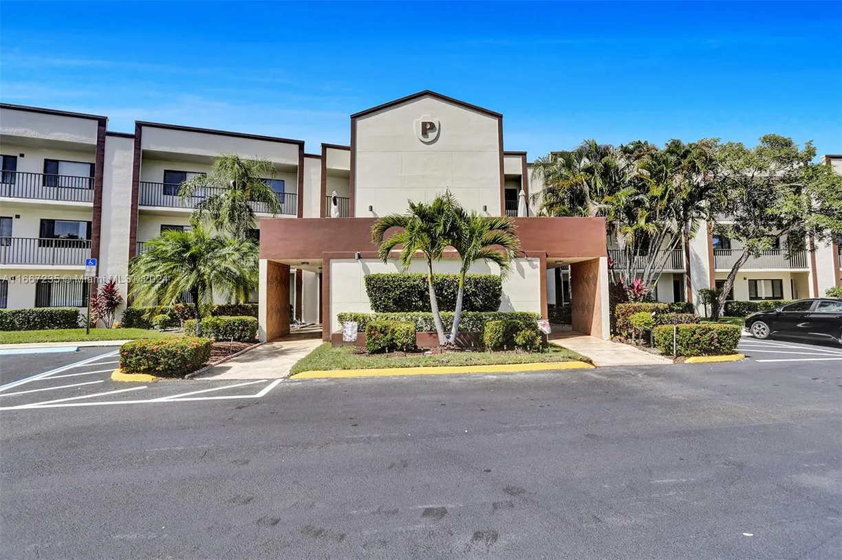 South Florida Real Estate | View 9567 N Belfort Cir, 205 | 2 Beds, 2 Baths